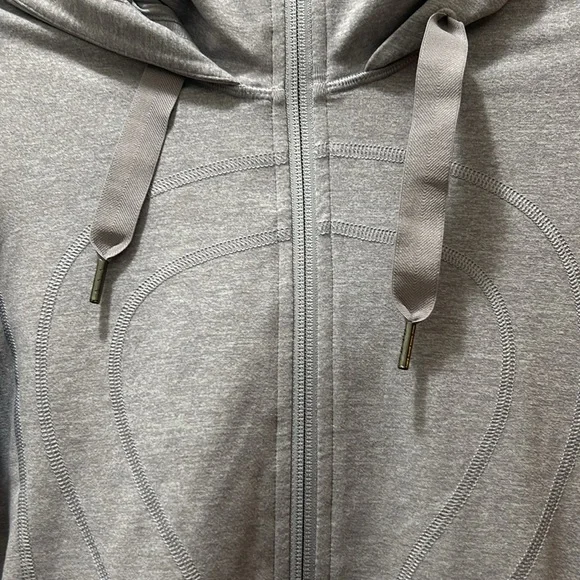 Lululemon Lavander Scuba - Picture 6 of 10